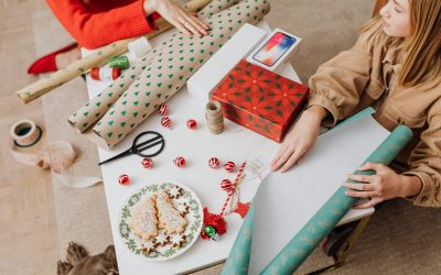 8 Christmas Spending Tips to Avoid a Financial Hangover in the New Year